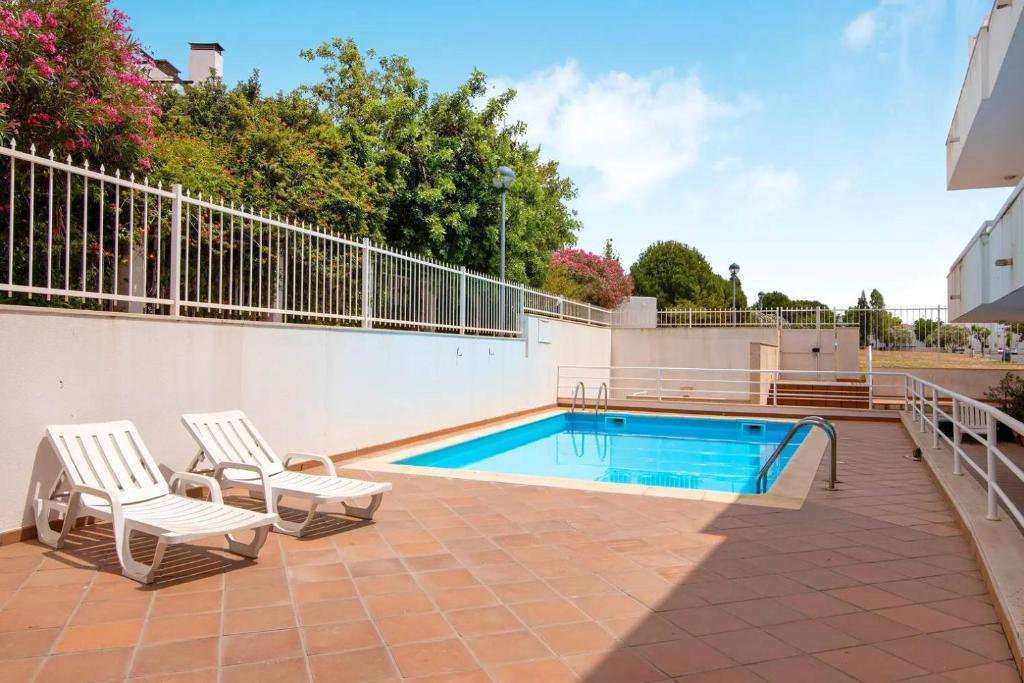 Πισίνα στο ή κοντά στο T2 Santa Luzia B