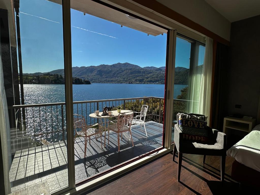 Hotel L'Approdo - Double Or Twin Room With Lake View
