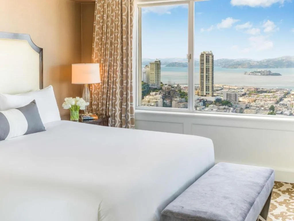 Signature King Suite with Bay View
