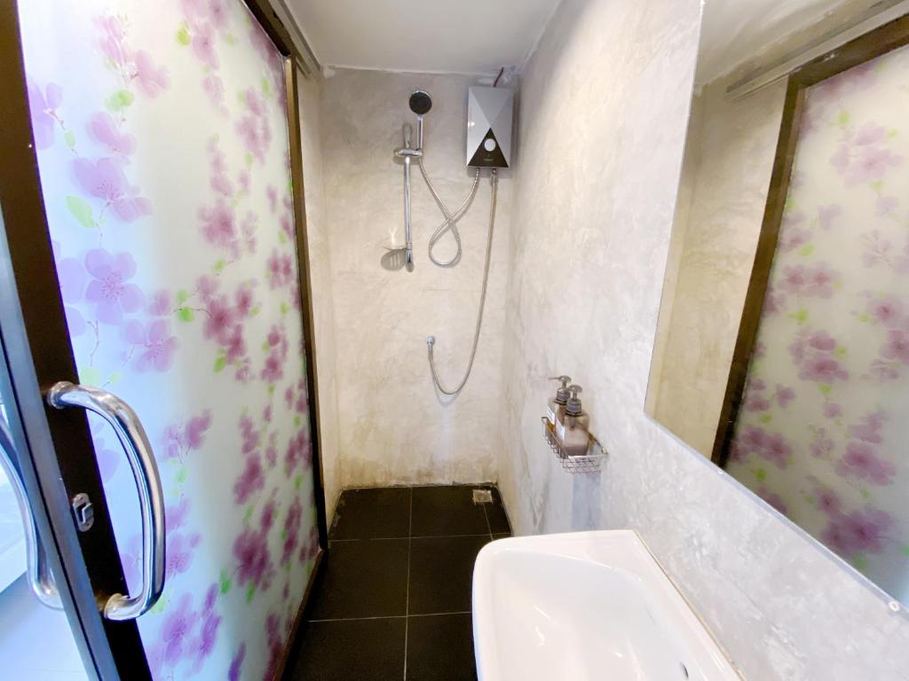 Remember at Phuket Town Hostel - Resim 40