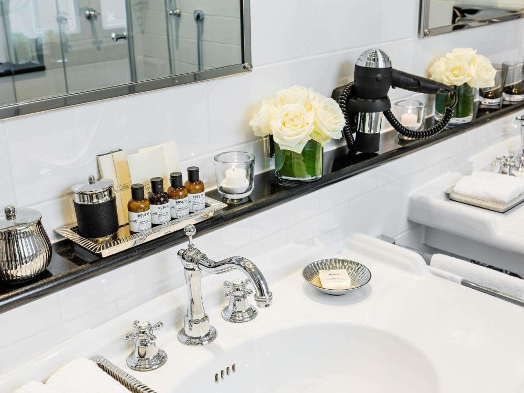 Fairmont Hotel Vier Jahreszeiten - Resim 32