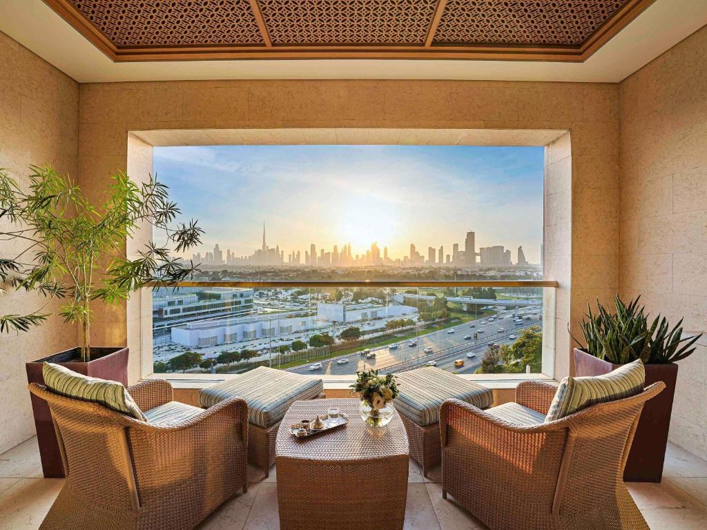 
Raffles Club Twin Room with Terrace & Club Lounge Access- including Daily Breakfast, Evening Drinks & Canapes
