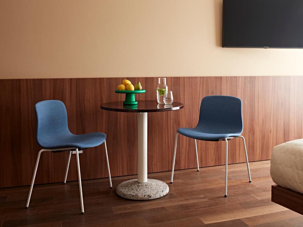 Numa Stuttgart Rotebühlplatz - Resim 16