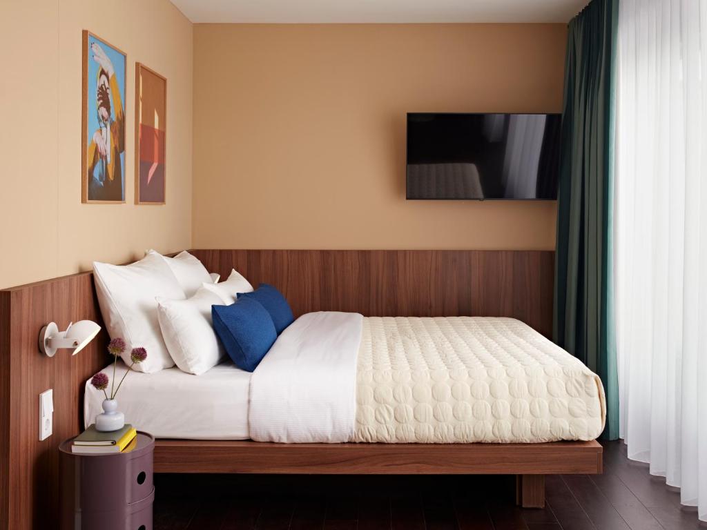 Numa Stuttgart Rotebühlplatz - Resim 20