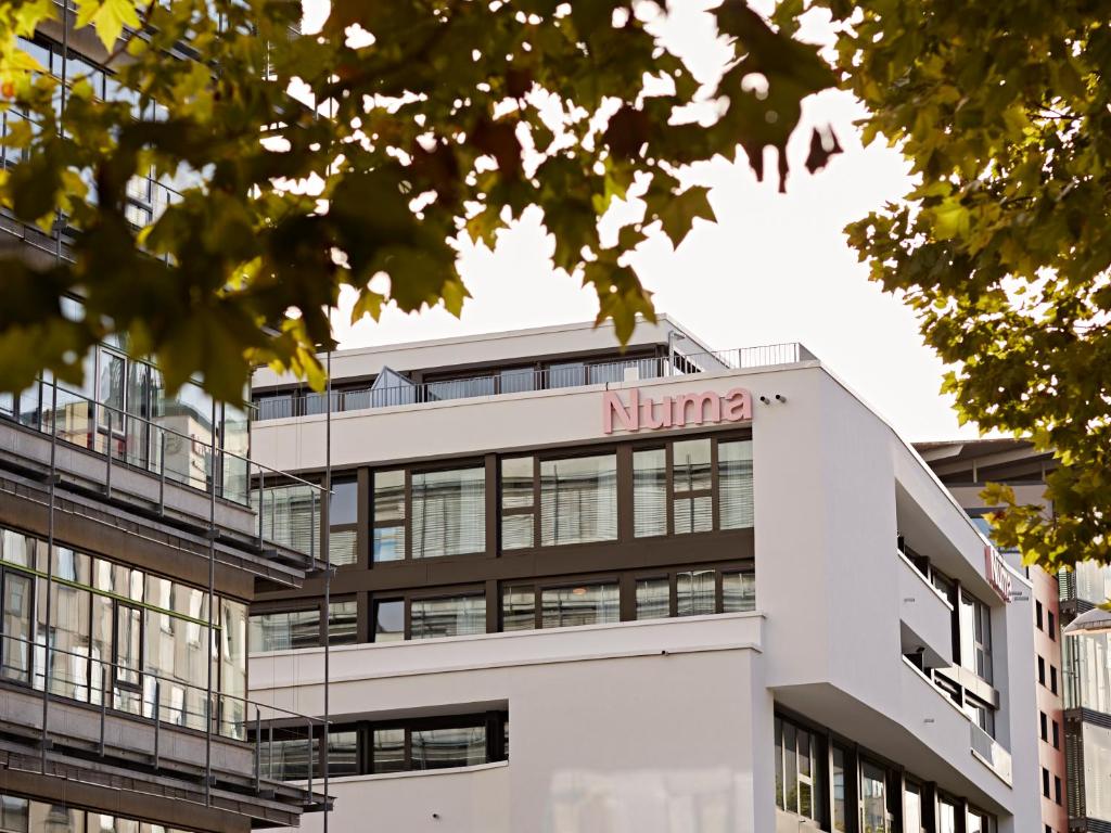 Numa Stuttgart Rotebühlplatz - Resim 21