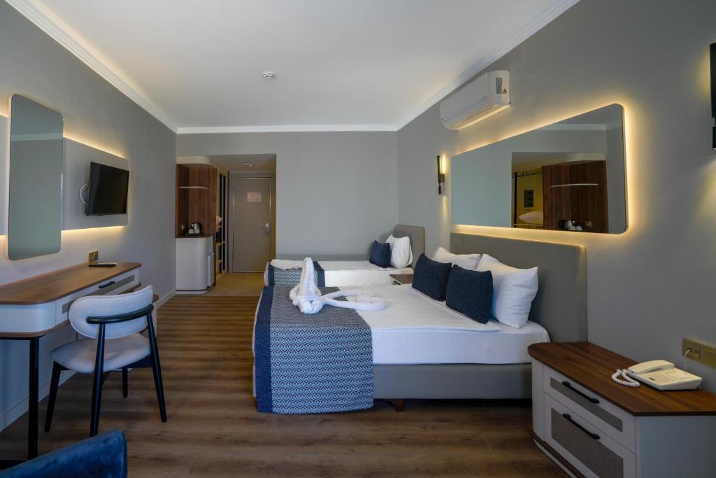 Q Ella Beach Hotel - 2