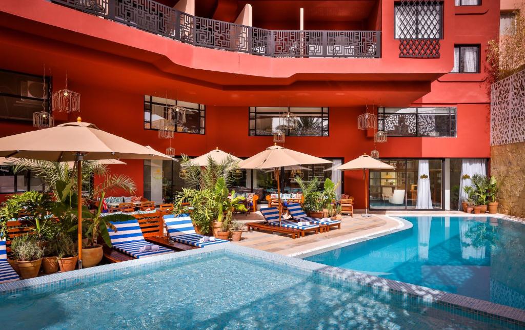 Bazén v ubytování 2Ciels Boutique Hôtel nebo v jeho okolí