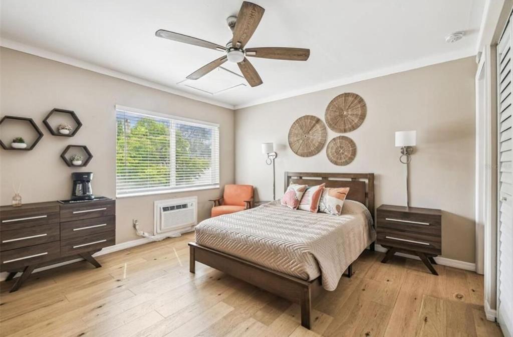 En eller flere senge i et værelse på Studio retreat by the river