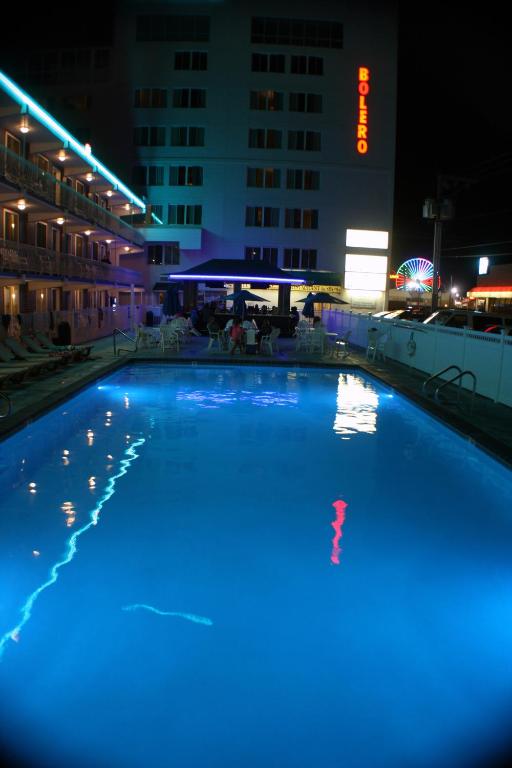 Bazén v ubytování Bolero Resort nebo v jeho okolí