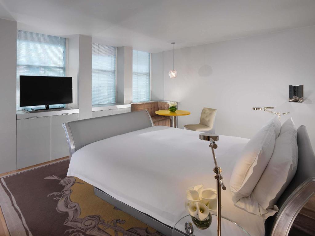 Sanderson London - 