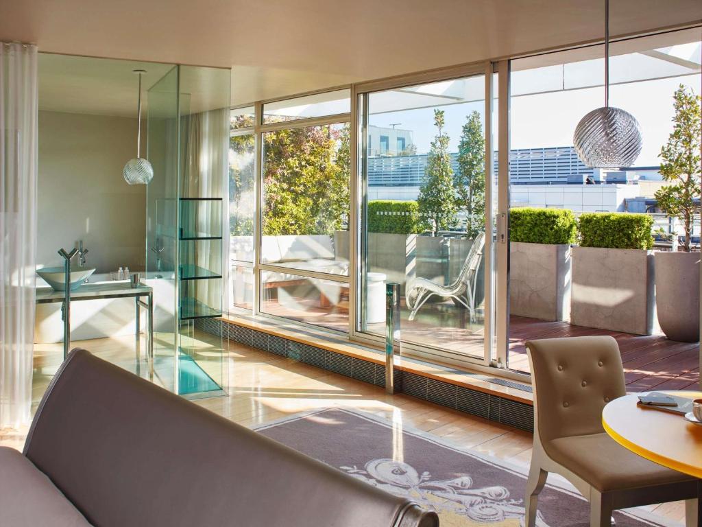 Sanderson London - Resim 23