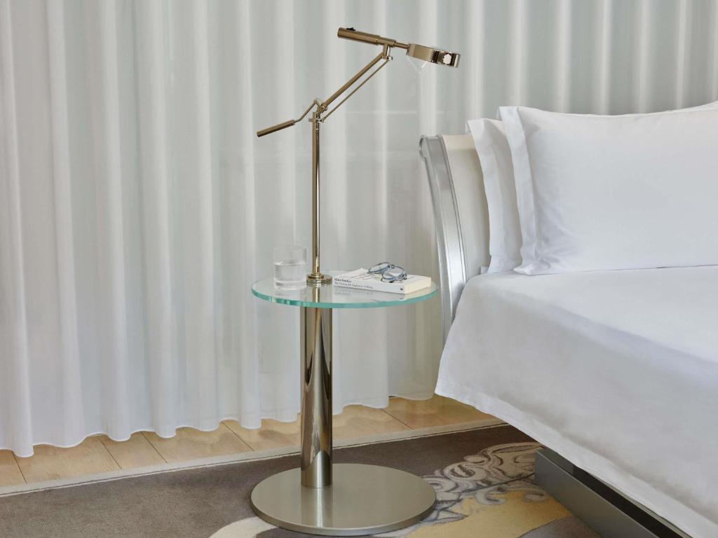 Sanderson London - Resim 28