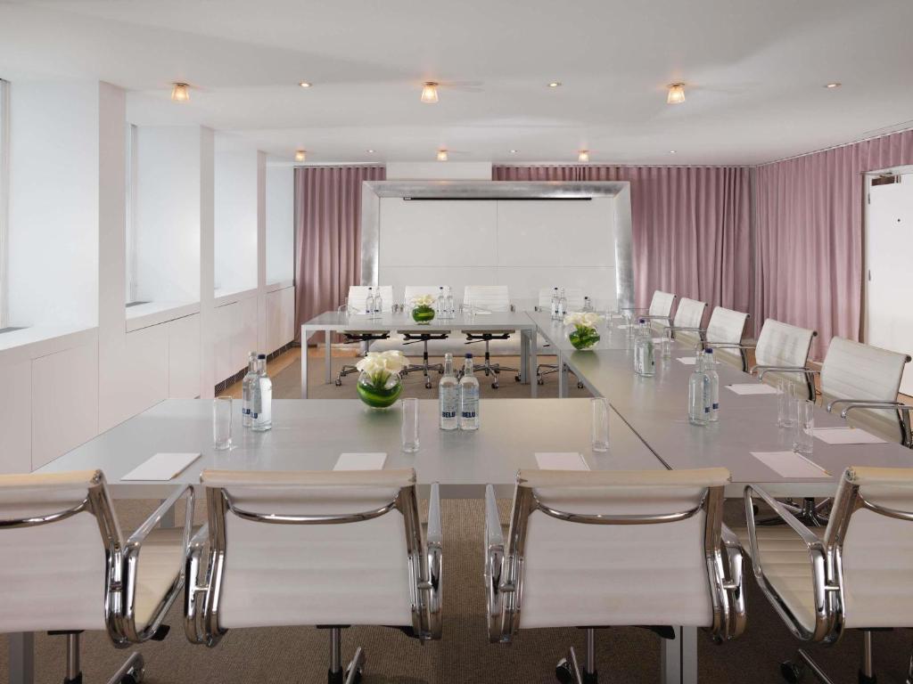 Sanderson London - Resim 39