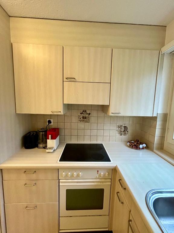 Simple 2BR Apartment with Natural Light - Resim 9