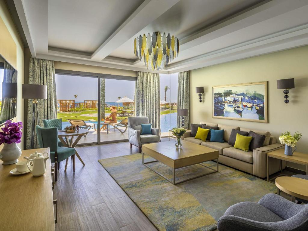 Rixos Premium Magawish Suites and Villas - 11