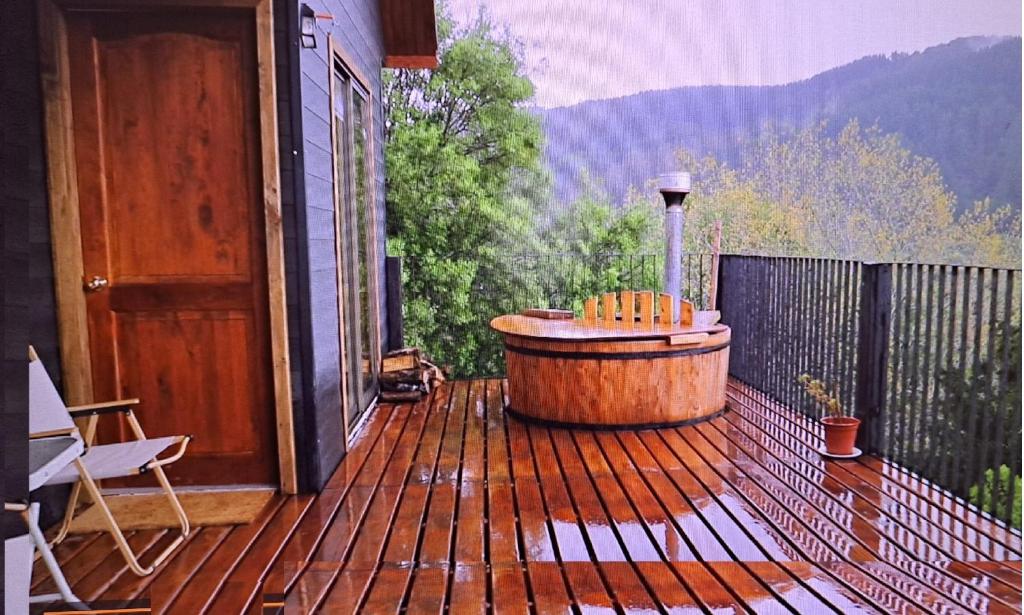 Cabañas Rio Tolten, con tinaja, sendero, actividades