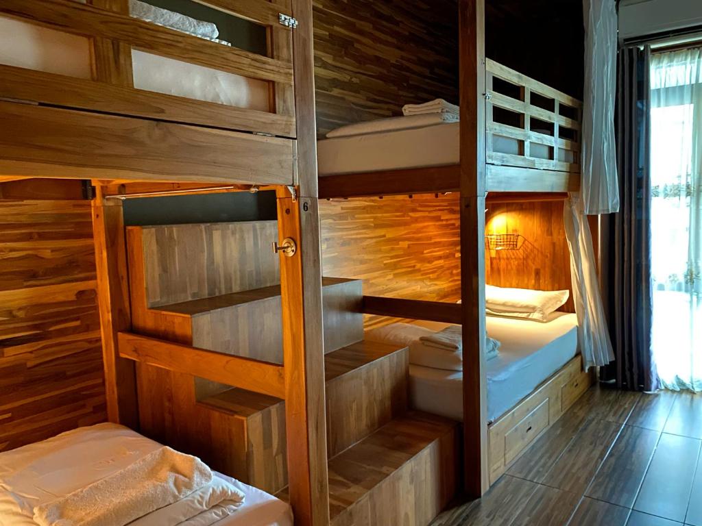 Bloom Cafe & Hostel - 3