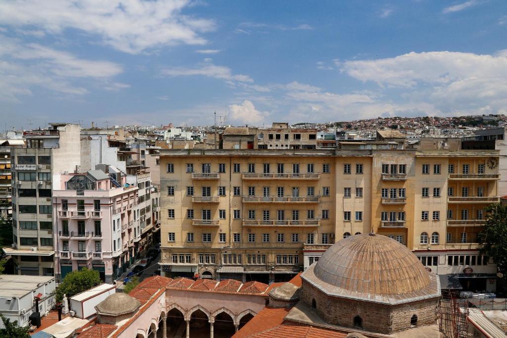 Nespecifikovaný výhled na destinaci Soluň nebo výhled na město při pohledu z apartmánu