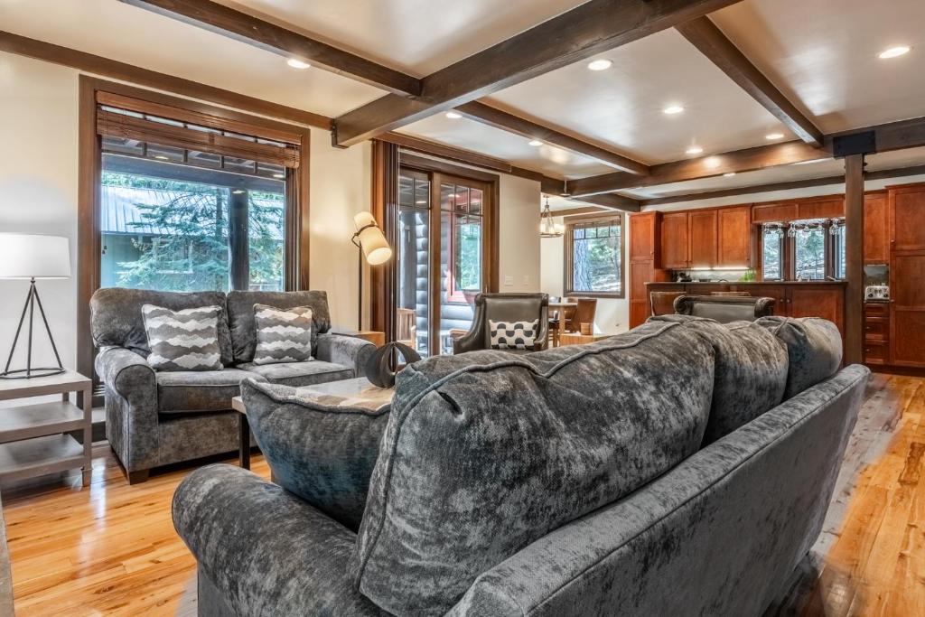 Gallery image of Cedar Crest - Owl Cottage 9 in Homewood