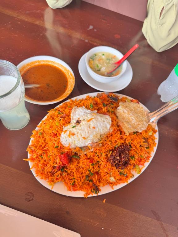 Φαγητό σε αυτό το πανδοχείο ή κάπου εκεί κοντά