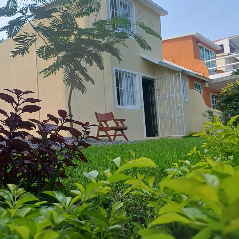 Κήπος έξω από το Tan cerca del mar!