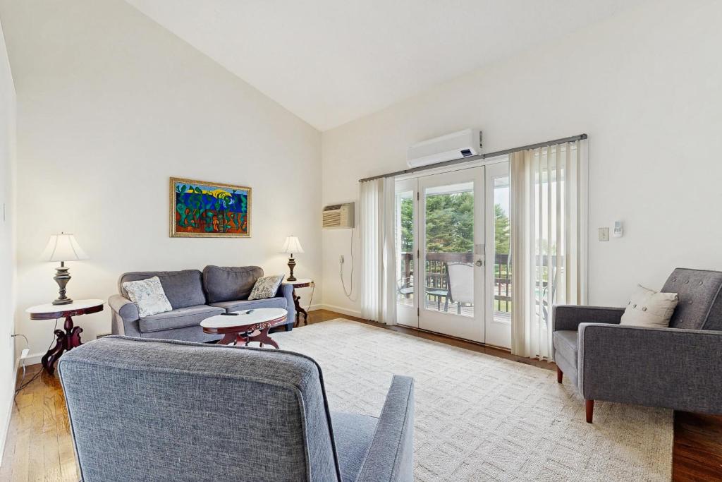 Posezení v ubytování Birch Tree Lane - Unit 315