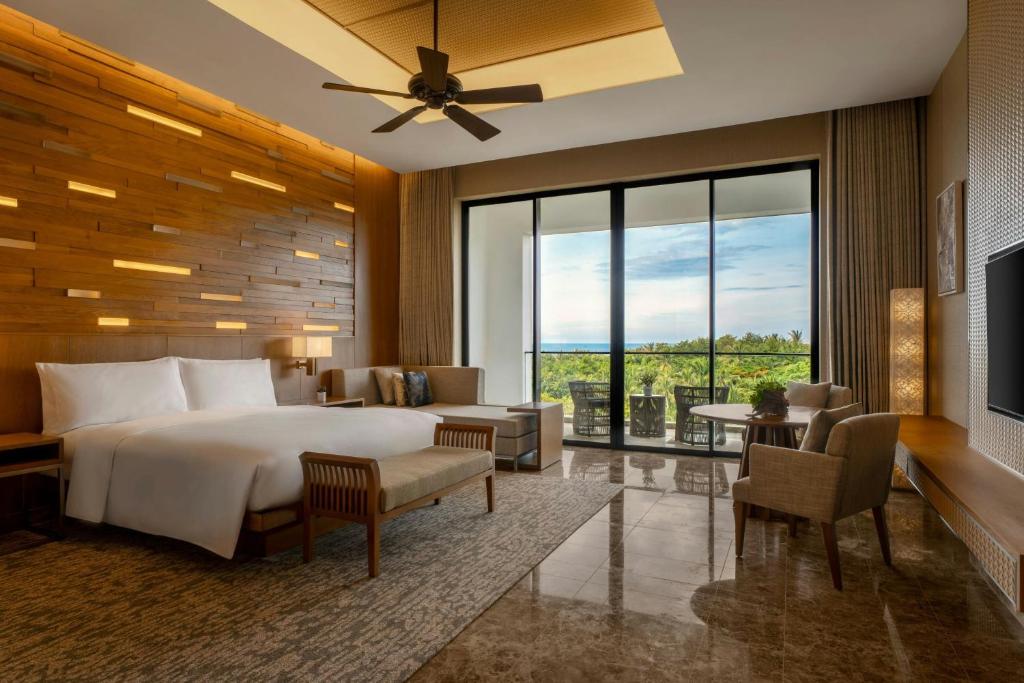Phòng Deluxe Có Giường Cỡ King Và Ban Công