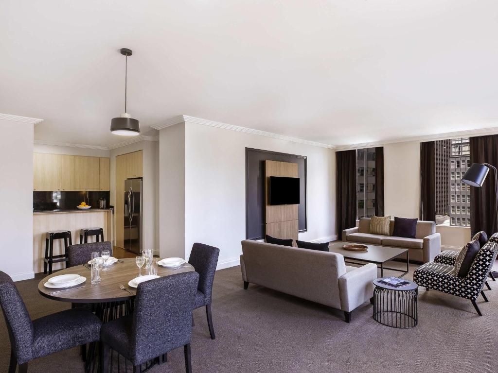 Mantra on Little Bourke Melbourne - Resim 15