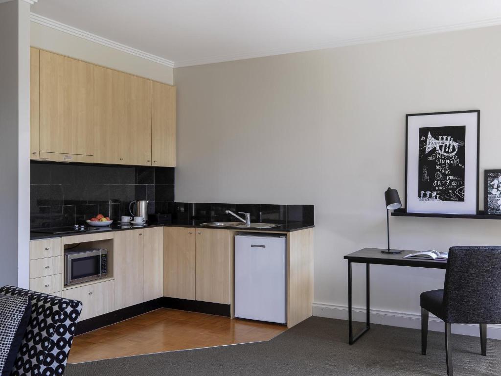 Mantra on Little Bourke Melbourne - Resim 17