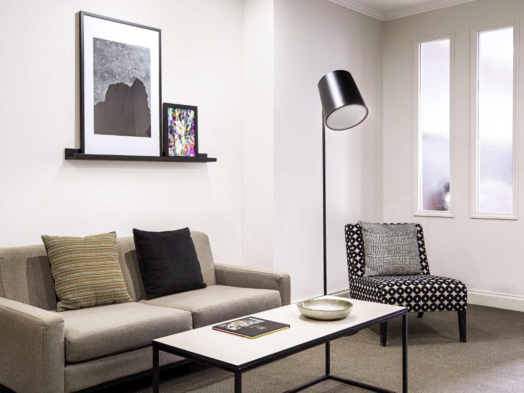 Mantra on Little Bourke Melbourne - Resim 24