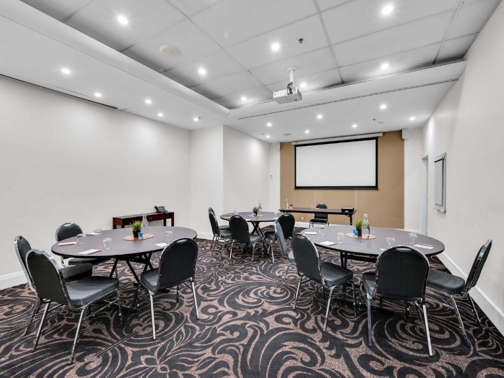 Mantra on Russell - Resim 30