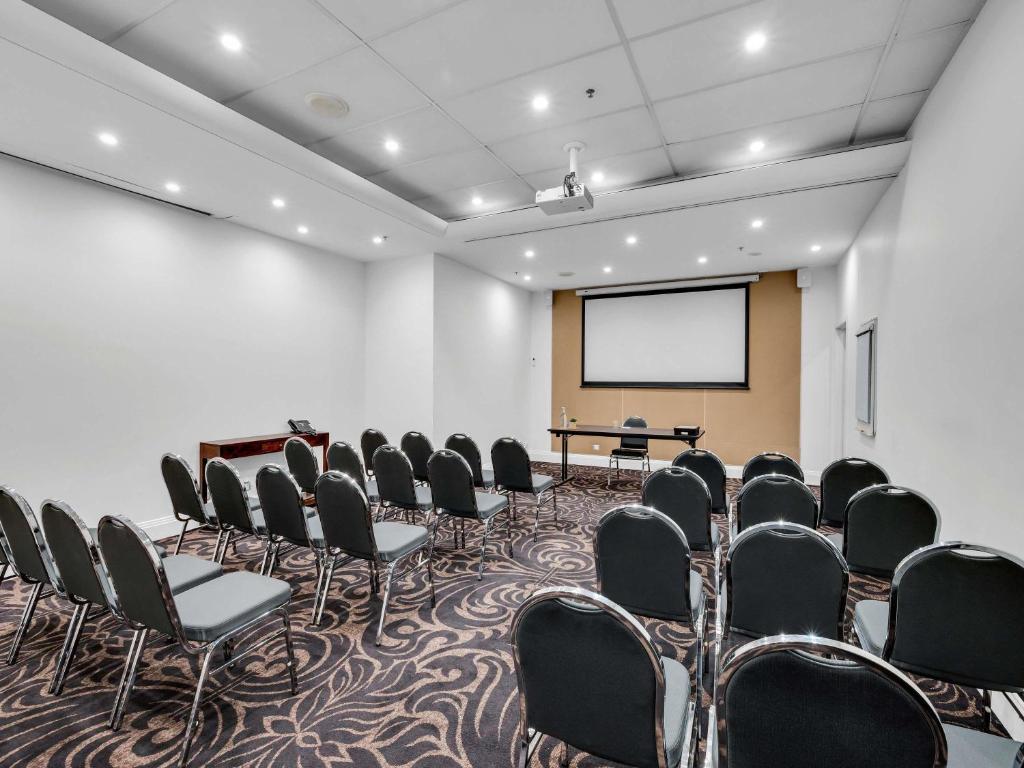 Mantra on Russell - Resim 32