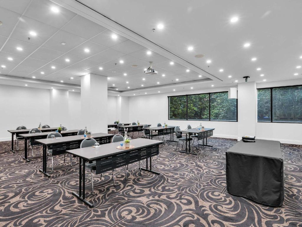 Mantra on Russell - Resim 41