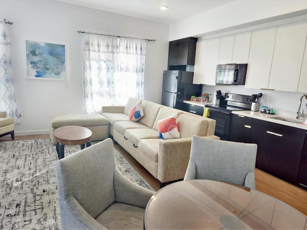 Kuchyň nebo kuchyňský kout v ubytování Stylish Urban Escape in Downtown Los Angeles