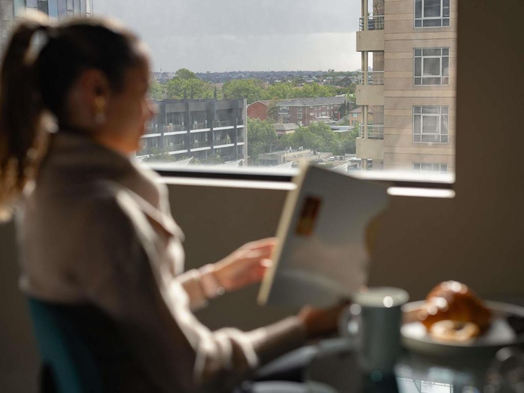 The Olsen Melbourne Art Series - Resim 5