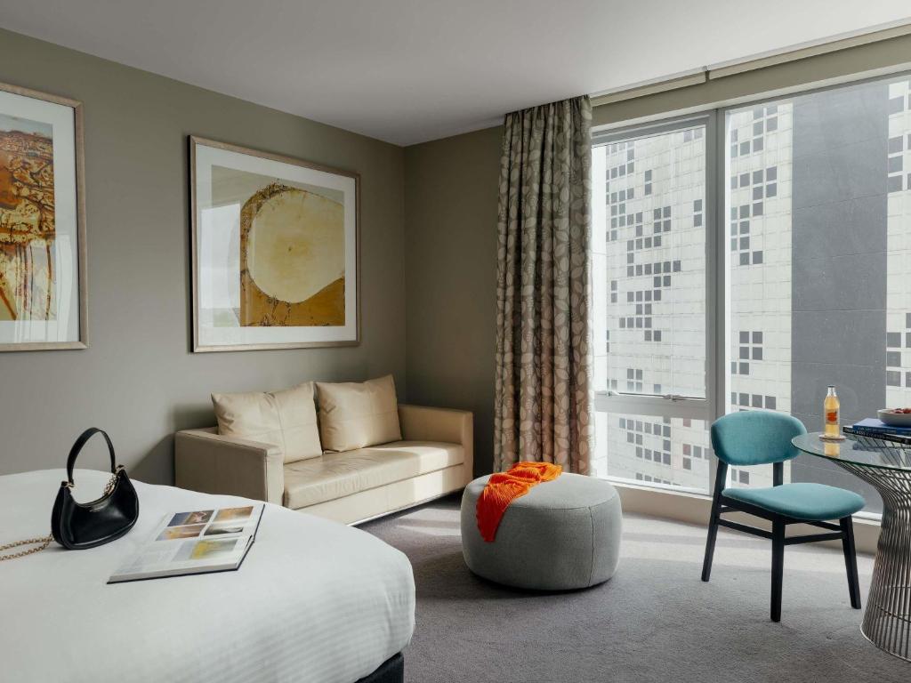 The Olsen Melbourne Art Series - Resim 9