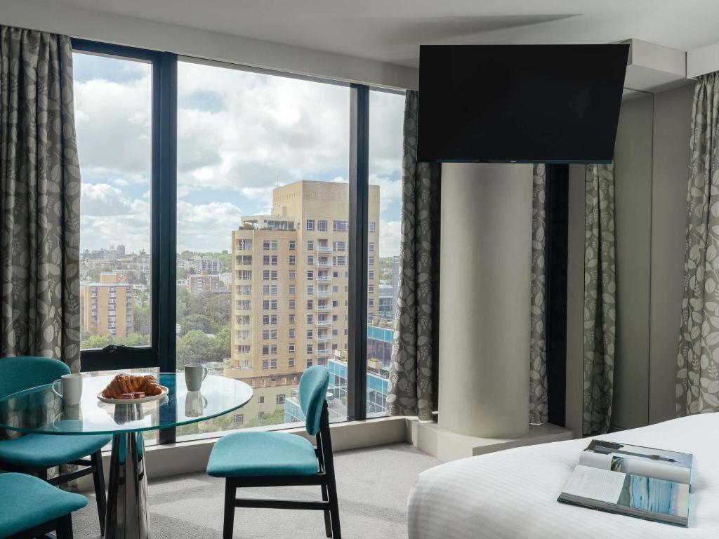 The Olsen Melbourne Art Series - Resim 24