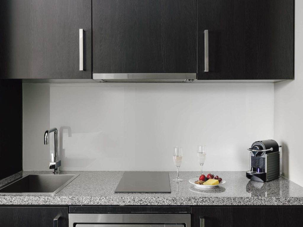 The Olsen Melbourne Art Series - Resim 27