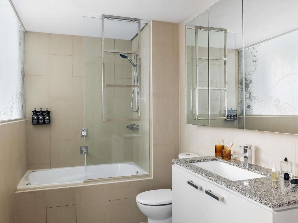 The Olsen Melbourne Art Series - Resim 3