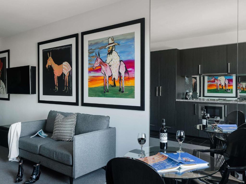 The Cullen Melbourne - Art Series - Resim 5