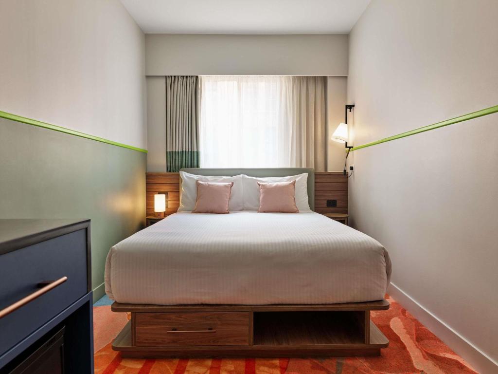 The Clarence Hotel Sydney - Resim 9