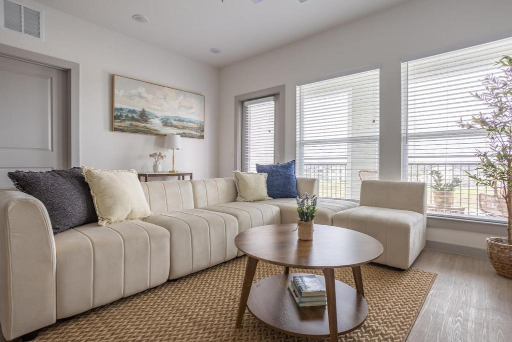 Χώρος καθιστικού στο FeeLatHome l Rosenberg l Lakeview