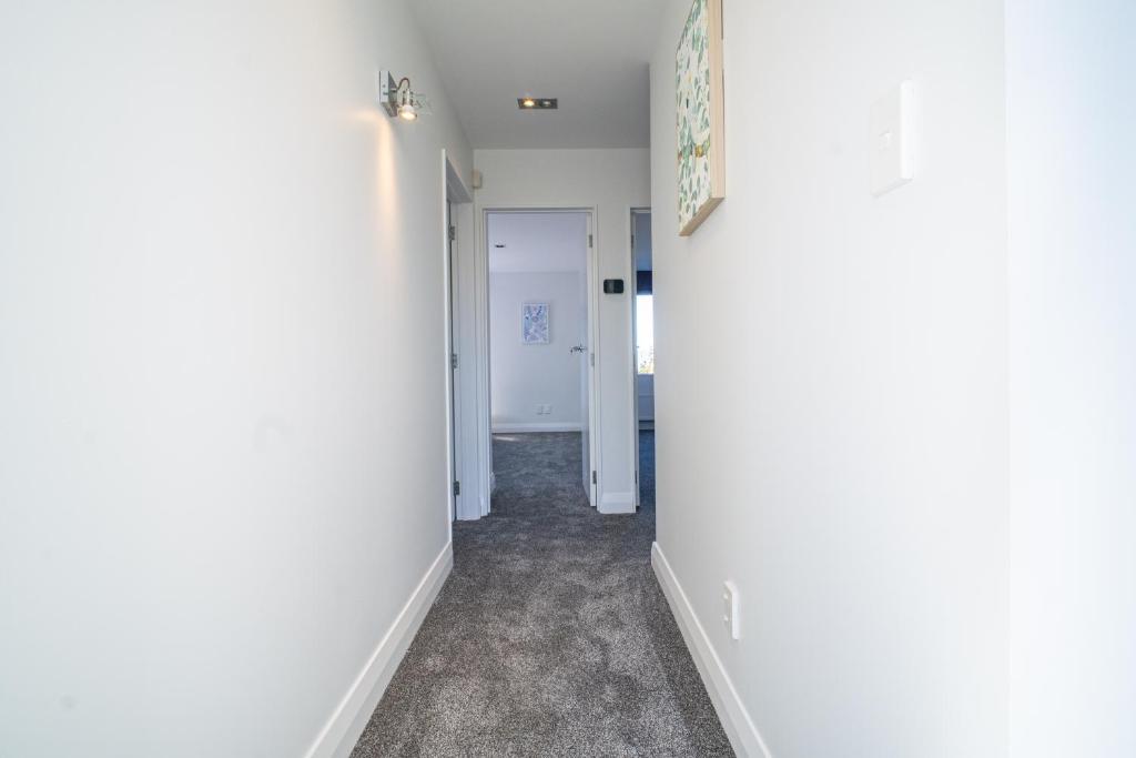 Seaview Home in Khandallah - Resim 11