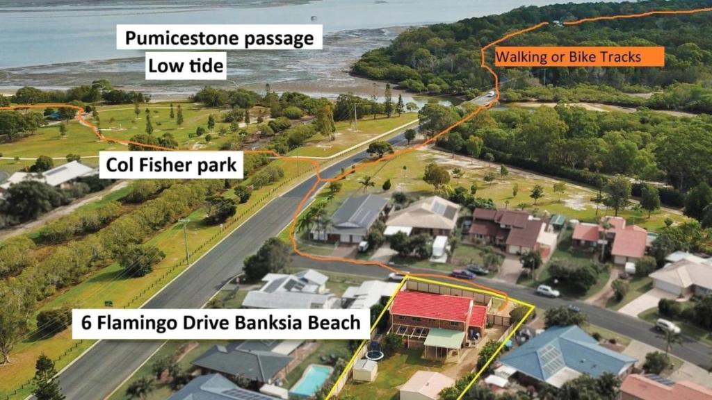 un mapa de la ubicación aproximada de una casa de poca altura en Flamingo Sunset Retreat, en Old Bribie