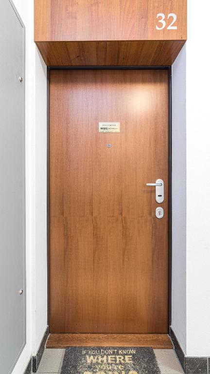 Maya's Flats & Resorts 24 - Hollywood - Resim 10