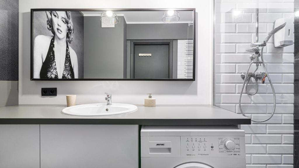 Maya's Flats & Resorts 24 - Hollywood - Resim 14