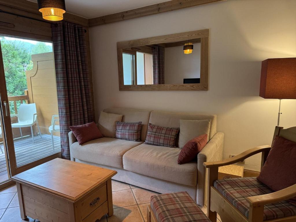 Χώρος καθιστικού στο Appartement de standing 6 pers avec piscine et parking - FR-1-836-3