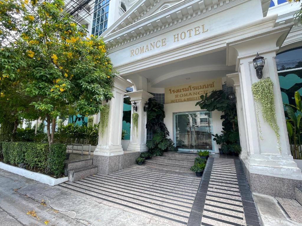 Romance Hotel Sukhumvit 97 - Resim 9