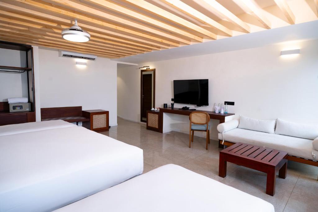 The South Beach - Ahangama - Quarto Triplo Deluxe Com Vista Mar