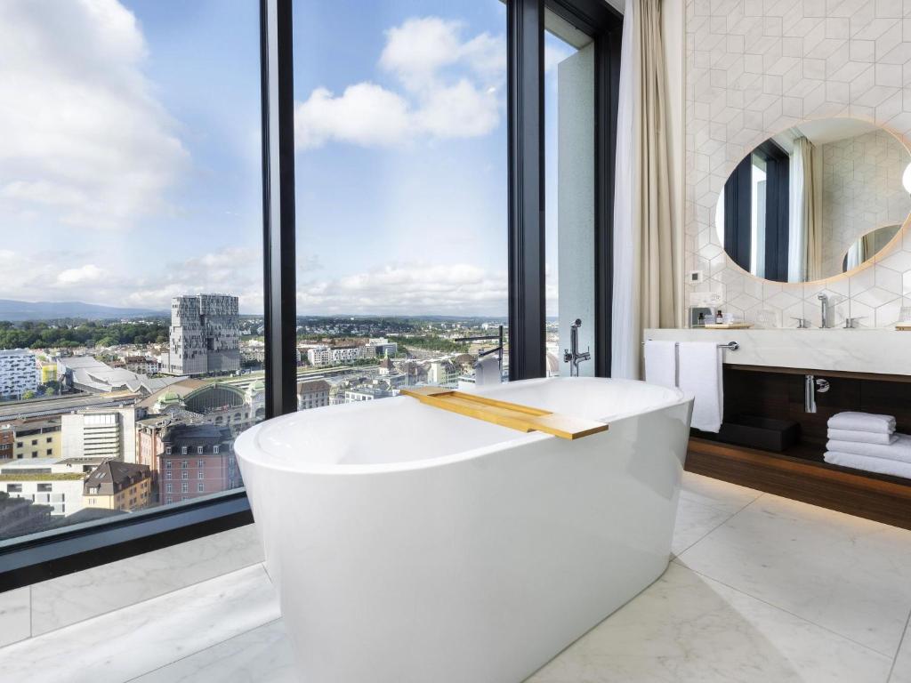 Mövenpick Hotel Basel - Resim 42